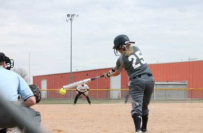 Midland University Softball Finishes Day One of GPAC Tournament 1-1