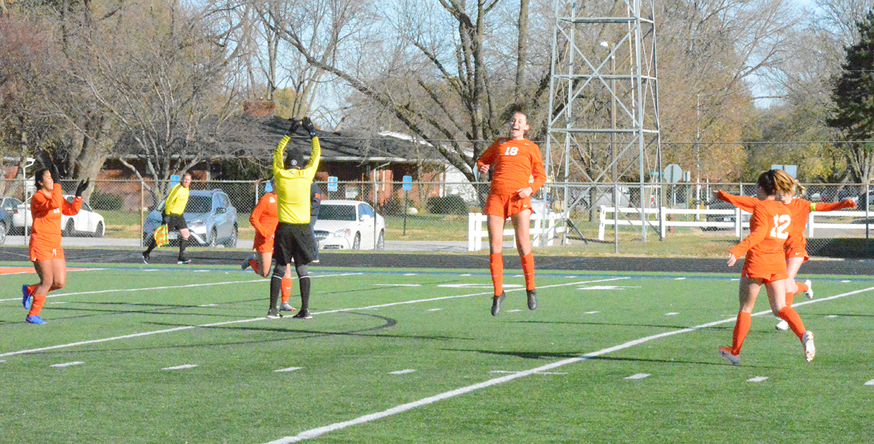 Top-Seeded Midland Advances with Win over Morningside