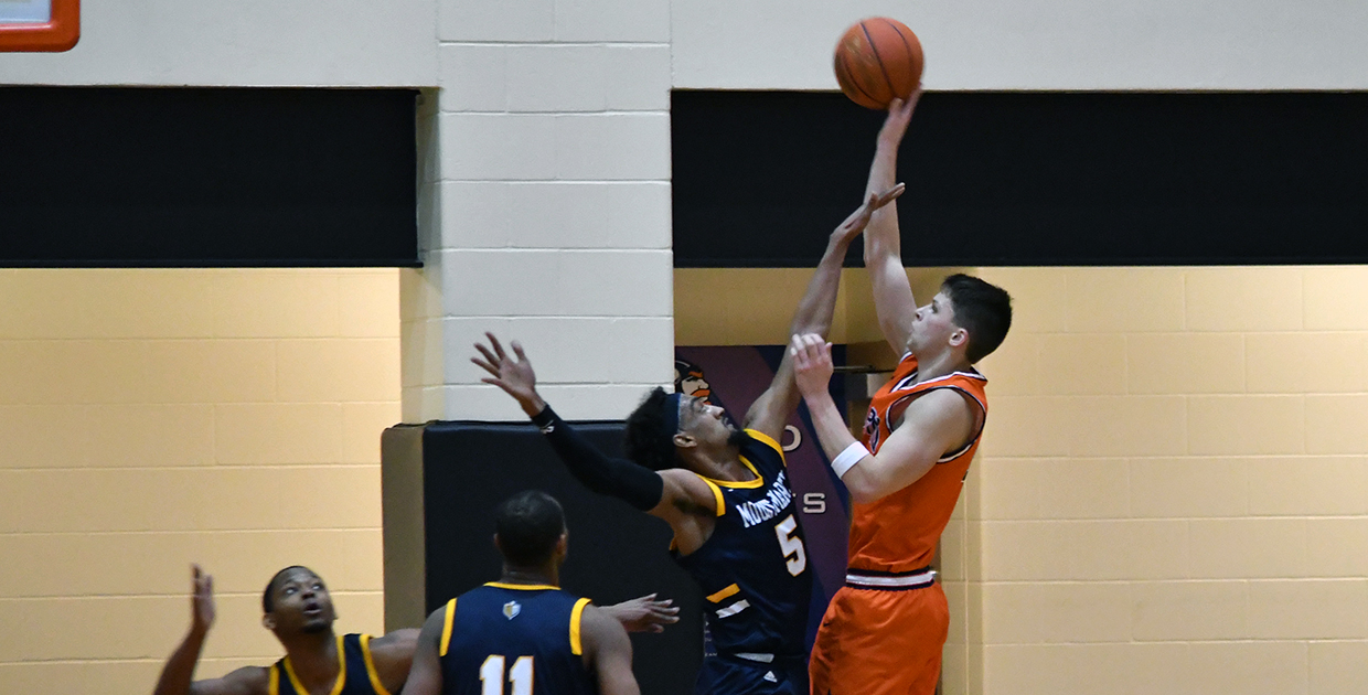 Warriors Slide Continues; Fall to Dordt on the Road