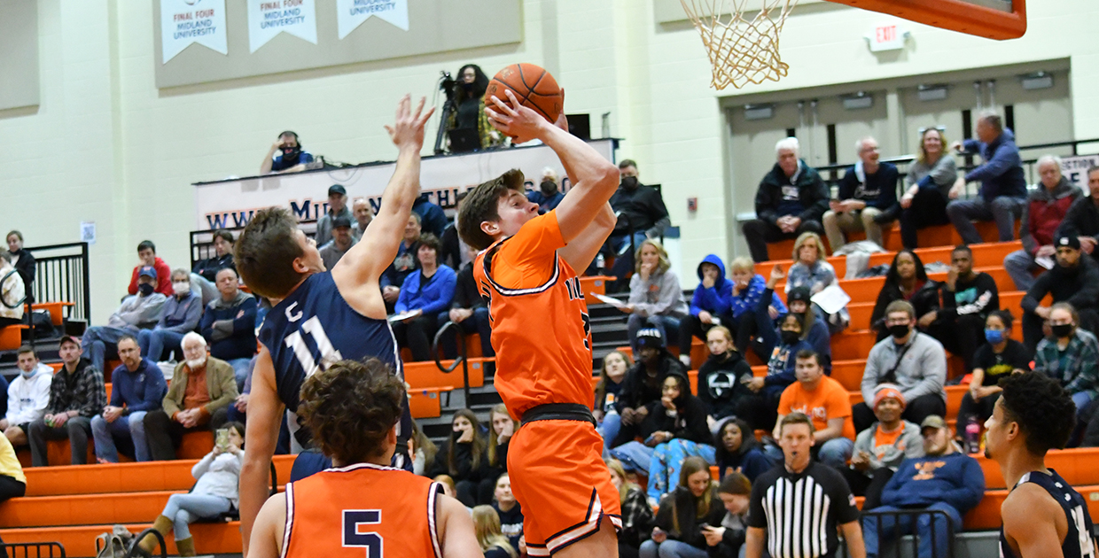 Warriors' Heartbreak Continues as Concordia Holds on in Final Seconds