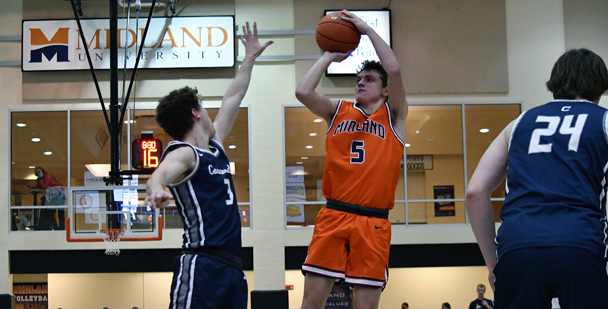 Warriors Fall Behind Early in Loss to Concordia