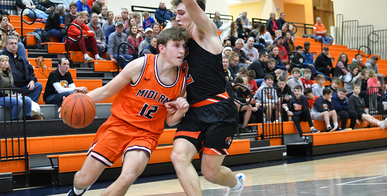 Warriors Rattle Doane; Capture First GPAC Win