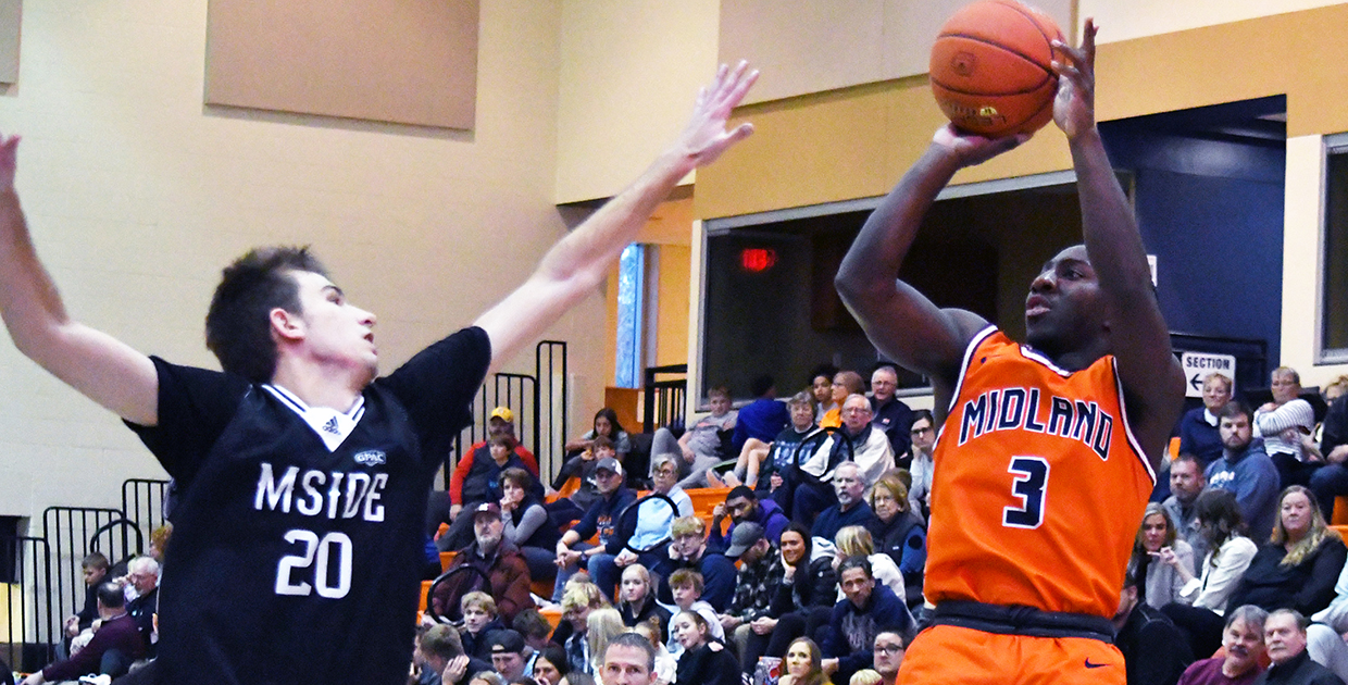Warriors Comeback Falls Short in Final Seconds Against Morningside