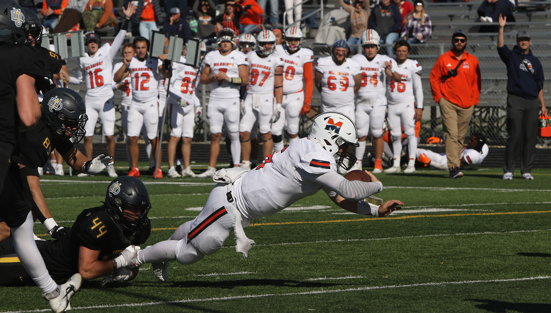 Warriors Snap Losing Streak with Win over No. 14 Dordt