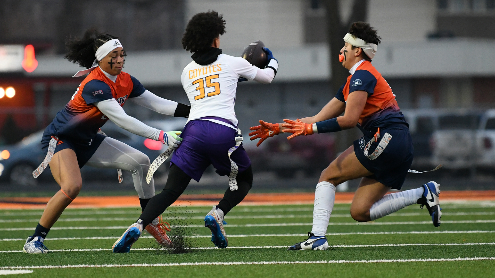 Quick Coyotes Start Downs Warriors
