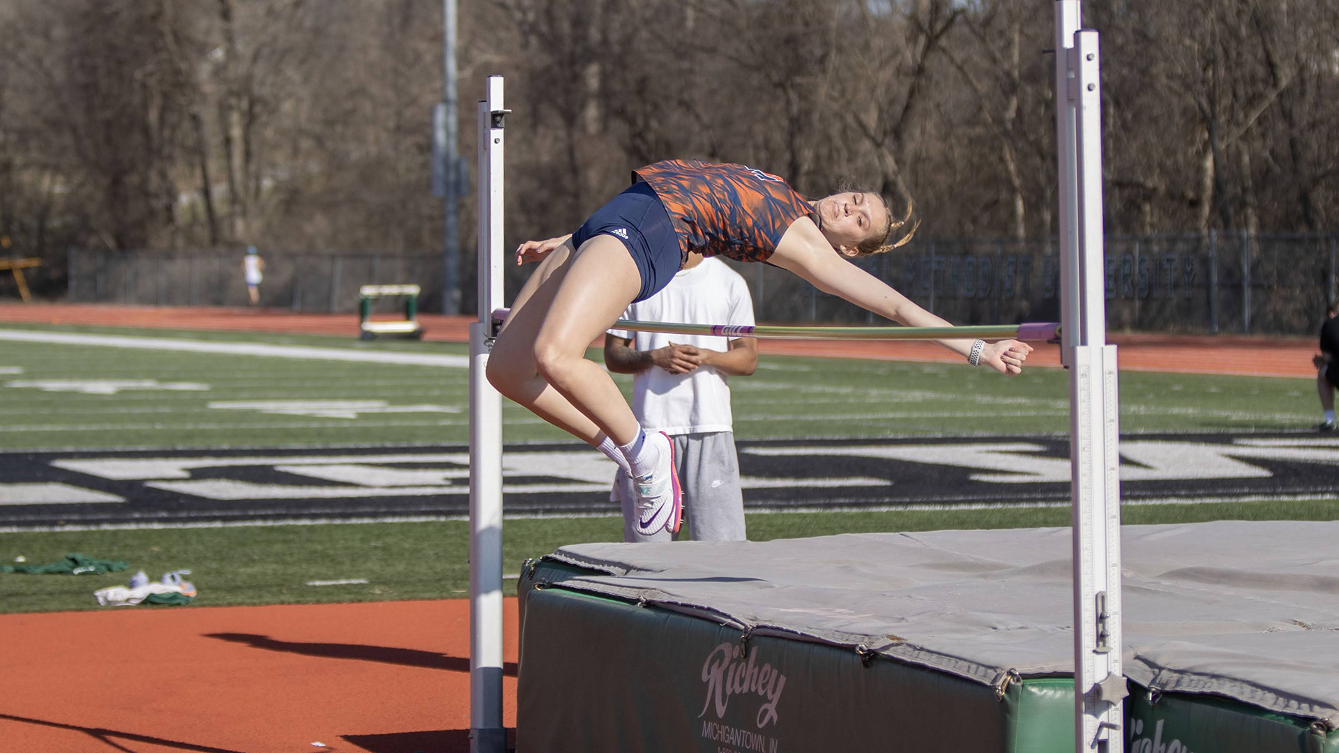 Midland Dominates Sprints, Earns Multiple Top Finishes at Bronco Invite